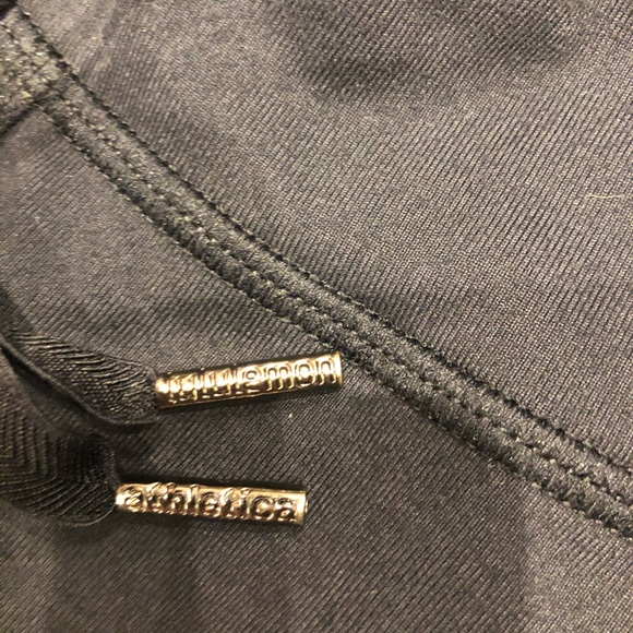 Lululemon size 8 women’s black baggy pants - Picture 5 of 7